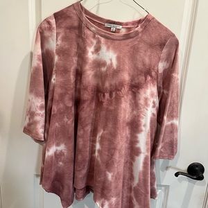 2 Green envelope tye dye tops